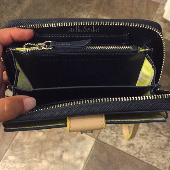 Madison tech Stella and Dot wristlet. New!! - Picture 3 of 4